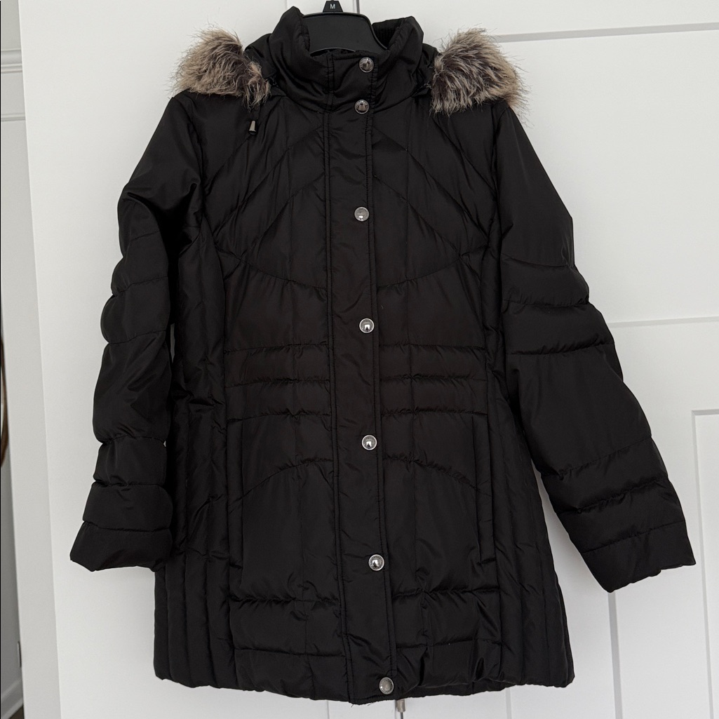 London Fog Black Women’s Puffer Coat With Faux Fur Trim On Detachable Hood. 0x